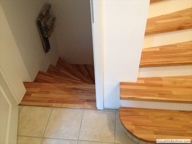 Betontreppe mit Holz belägt1